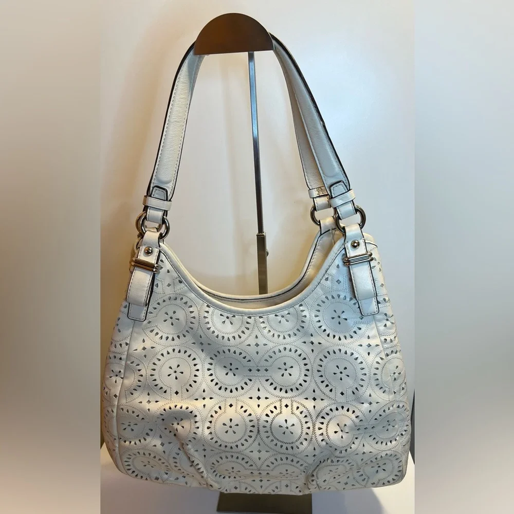COACH Laser Cut Ivory Maggie Shoulder Bag Silver Hardware Hang Tags and Dustbag